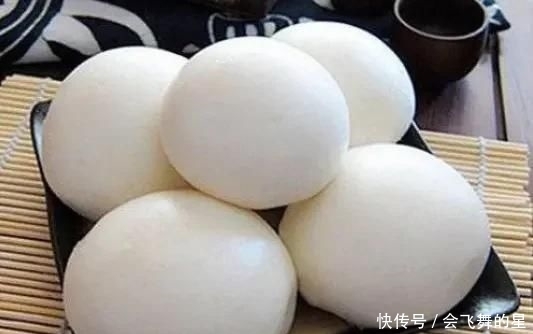  天热|天热后，蒸馒头发面，多放2种料，发得又快又好，馒头也柔软香甜