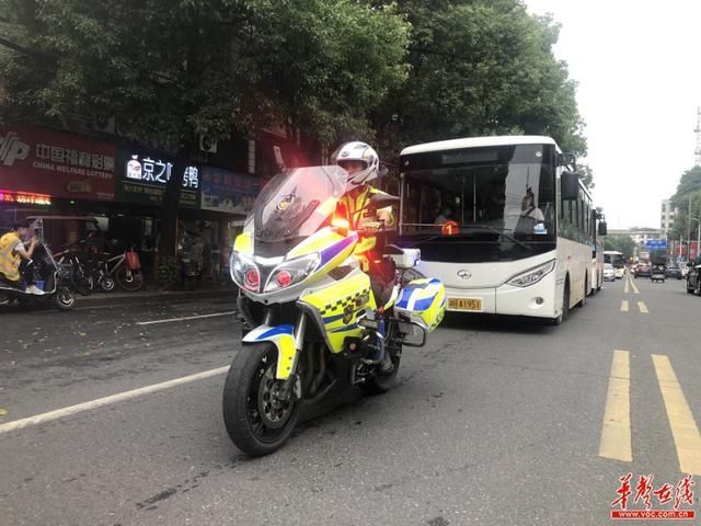  保障服务|湖南交警高考两天服务考生逾2万5千人次