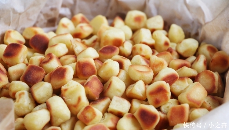 好吃|面粉里加2个鸡蛋，不用蒸不用炸，健康好吃，女儿一口一个停不了