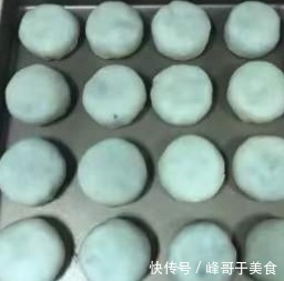 低筋面粉|苏式月饼，五仁月饼的做法，酥脆的外皮加上自制的馅料，味道好吃