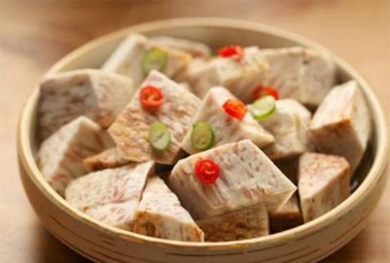  鸡肉|香蒸荔浦芋头，孜然鸡肉粒，蘑菇烧豆腐，冰糖炖橙子