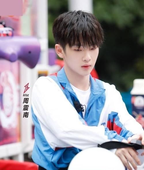 张艺兴|《少年之名》张艺兴评价太真实,蔡徐坤、孟美岐被CUE回锅肉