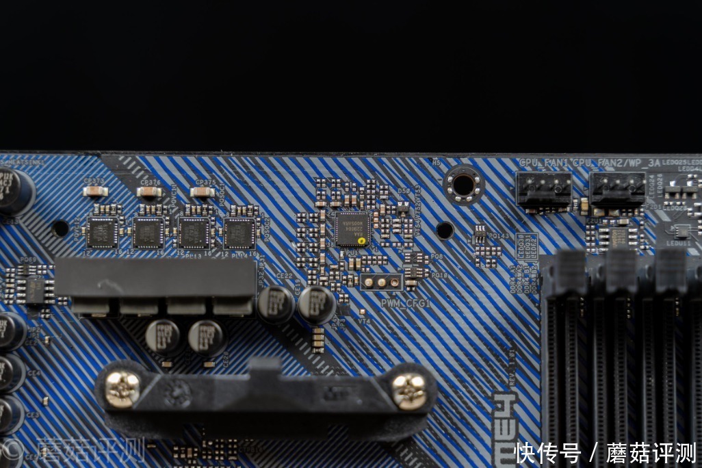 华擎|一块性价比超高的B550主板、华擎B550 Extreme4极限玩家主板 评测