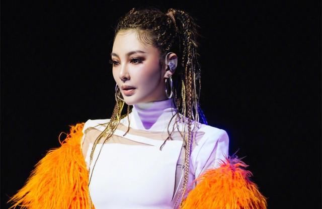  终于|《浪姐》比赛过半！人气三巨头出现，郑希怡终于不再“意难平”