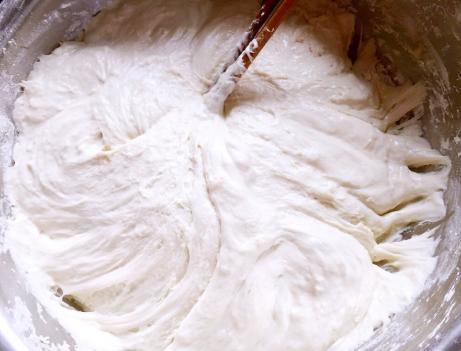 馅饼|做韭菜馅饼时,鸡蛋别再炒了,教你正确做法,韭菜鲜美鸡蛋还软嫩