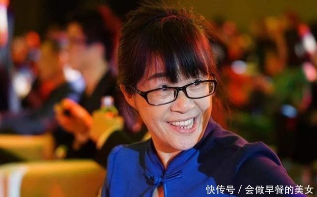 三人|李白的“对影成三人”是名句，余秀华写首诗调侃，网友评：有才华