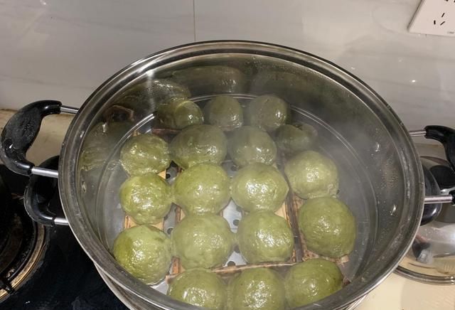 冷水|艾叶糍粑你做对了吗?别用冷水还是热水和粉都分不清哟