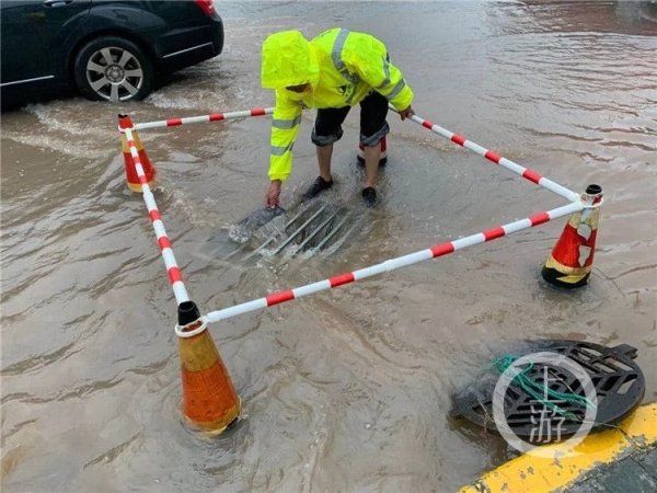 短时|暴雨致重庆主城21处道路积水 宏帆花市等8处路段短时断交