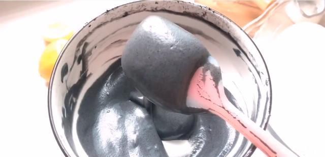  详细|奶牛色的毛巾卷你吃过吗？速来围观2人食网红烘焙详细教程