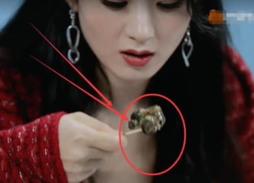 幸好|赵丽颖第一次吃螺蛳,挑出后整块塞嘴里,幸好王一博及时提醒!