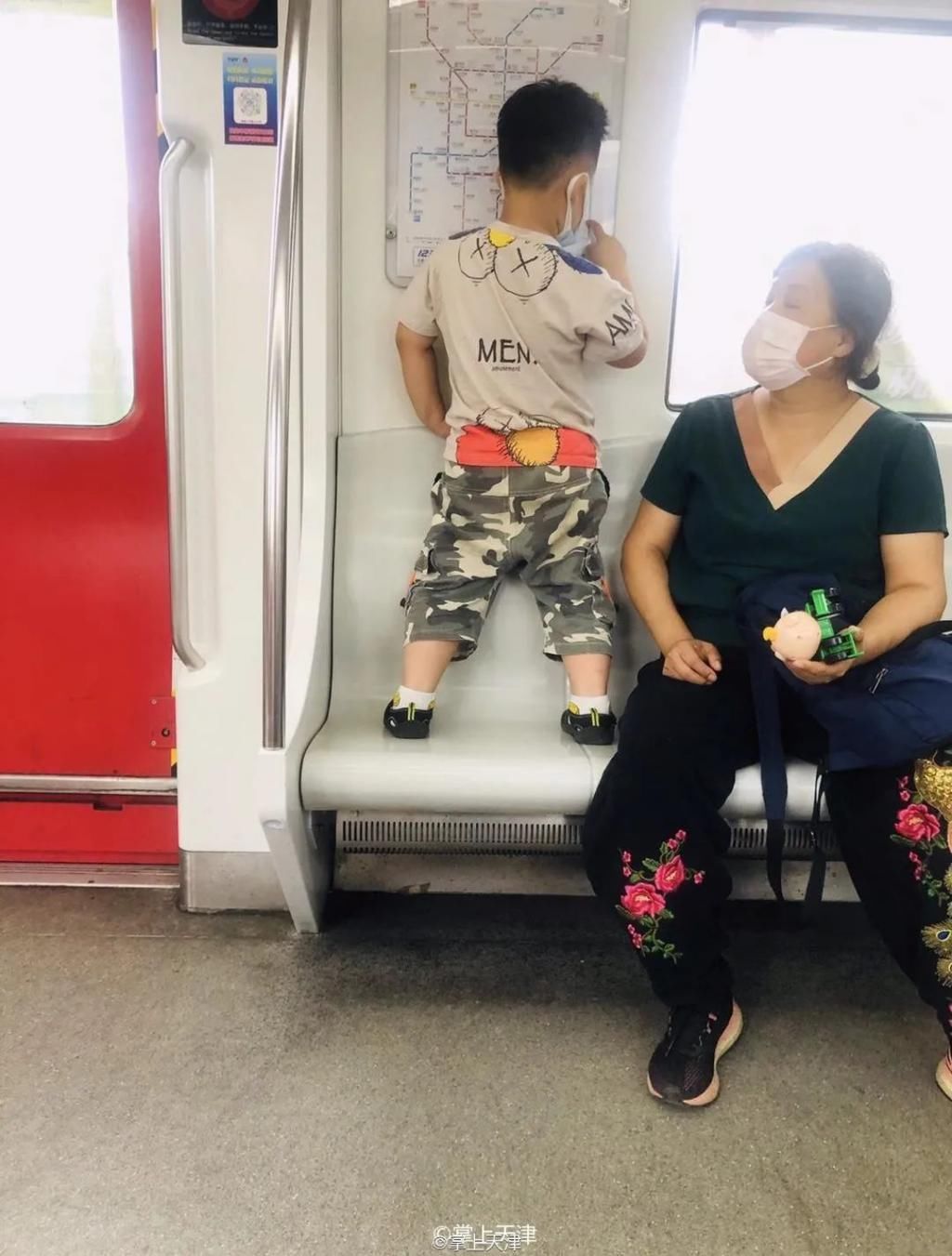 点心|《地铁“熊孩子”图鉴》，家长们可长点心吧！