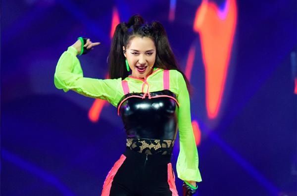  可惜|《乘风破浪》第四次公演结果曝光，芒果关系户全出局，张萌最可惜