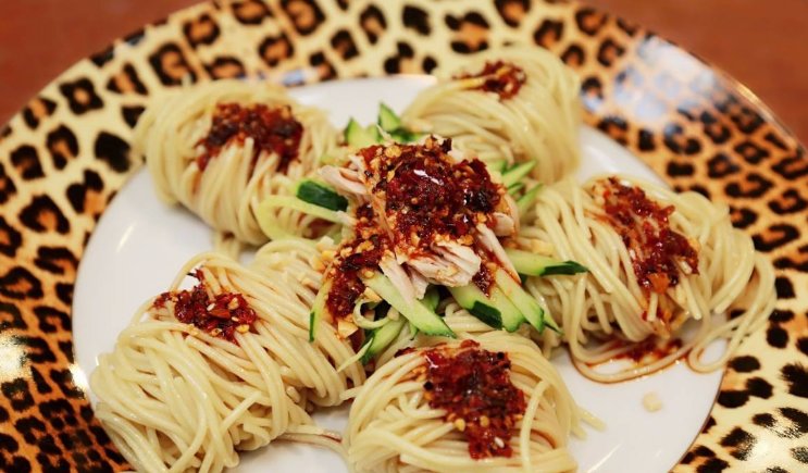  面条|夏日里的“新贵”，鸡丝凉面，专制各种高温期食欲不振的小吃货