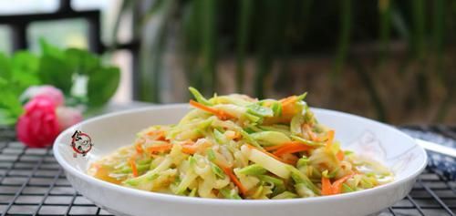  好吃|用你没试过的方子，烧个好吃的西葫芦