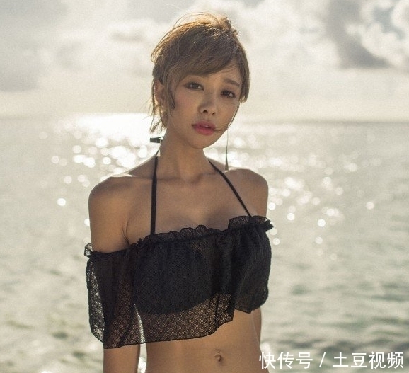  唯美|基尼泳衣小姐姐，轻松穿出优雅高级感，唯美动人，展现魅力身段！