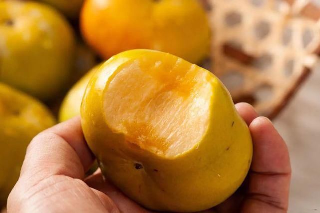 苹果|自带“冰糖心”的云南脆柿,爽似苹果,香甜不带涩