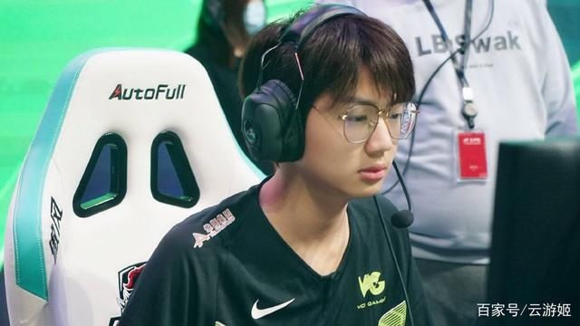  外卖|乐言直播冷落包子，网友：乐哥我能去你家过年并点份外卖吗