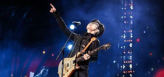 鸟巢|在鸟巢开过演唱会的7位歌手,有的场场爆满,有的赔到“破产”