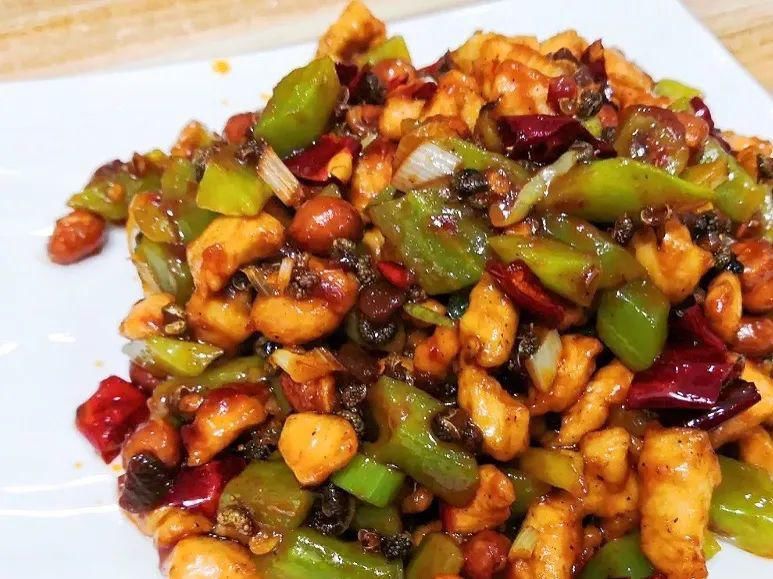 馆子|师大家属院对面的苍蝇馆子，每家5张桌，资深吃货才知道！