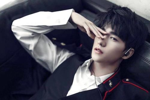  今夏|郑爽森系造型像少女，杨洋背带裤重返18岁！今夏是年少的甜汽水味