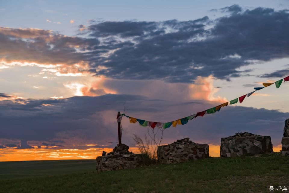 风雨雷电|贝子庙+中蒙边境+草原露营 乌珠穆沁 风雨雷电绿浪秘境行路书