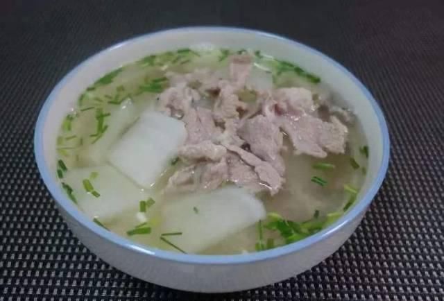 冬天|冬天不吃羊肉也要吃这种蔬菜，富含维生素，关键是几毛钱一斤