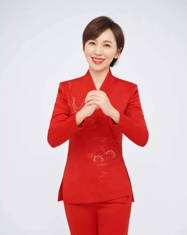  主持|新“国脸”？《新闻联播》新主持亮相，看完他的履历，我惊了……