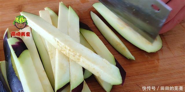  切成|大厨教你家常豆角烧茄子，简单做法，极致味道，让你吃到嗨，解馋