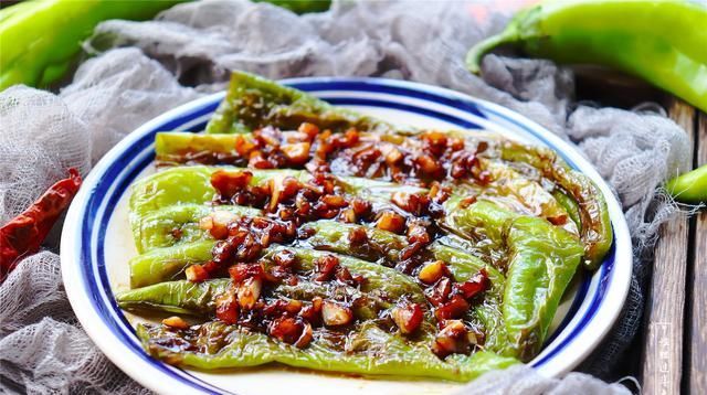  虎皮青椒|夏天最强“减肥菜”，这样做比肉都香，坚持吃1周，腰肢变苗条了