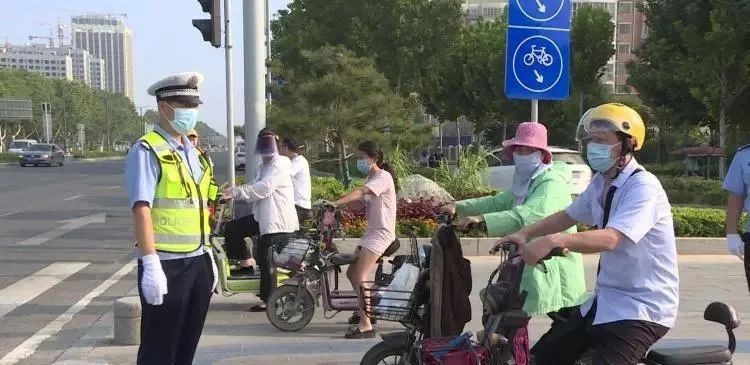 罚单|正在严查！菏泽交警今早开出首张罚单！还有这些人被曝光……