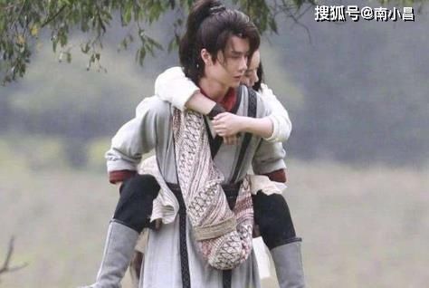  杜华|尴尬！杜华一个口误，竟然同时得罪赵丽颖、王一博、冯绍峰前女友