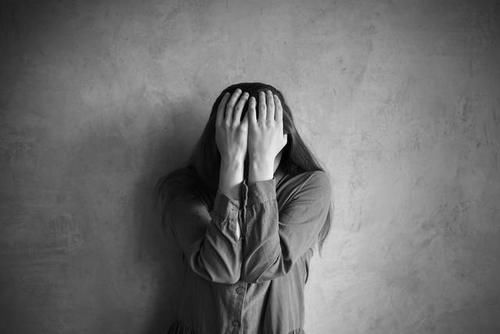  改掉|肝脏不好的人，“脸上”有4种表现！5件“伤肝”的习惯要改掉