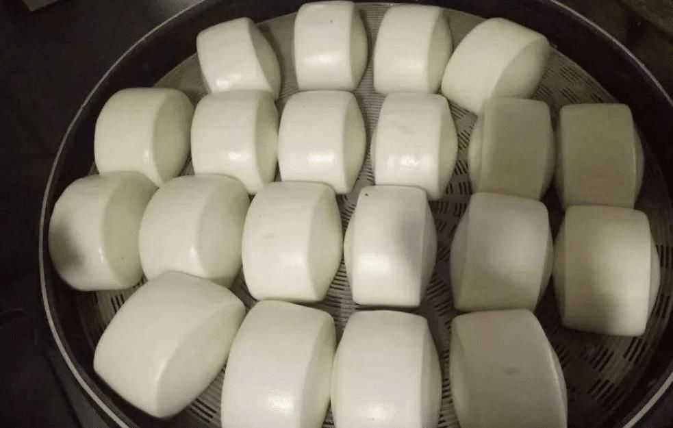  馒头|蒸馒头，外行只知道加酵母！多加“这2样”，馒头又白又软又香！