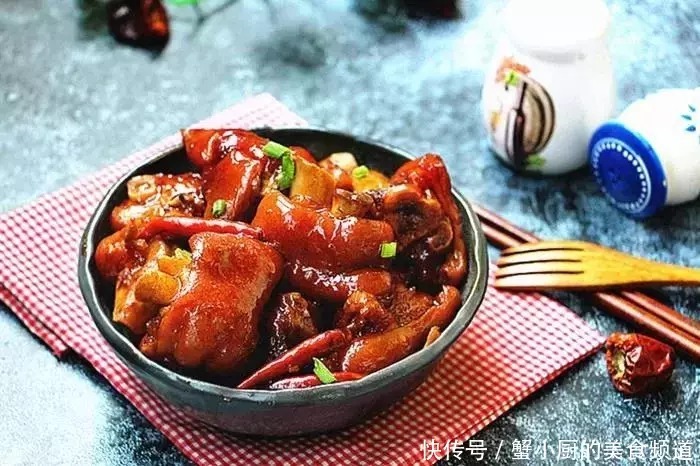 好吃|啤酒焖猪蹄,好吃不腻,吃的连汤汁都不剩!
