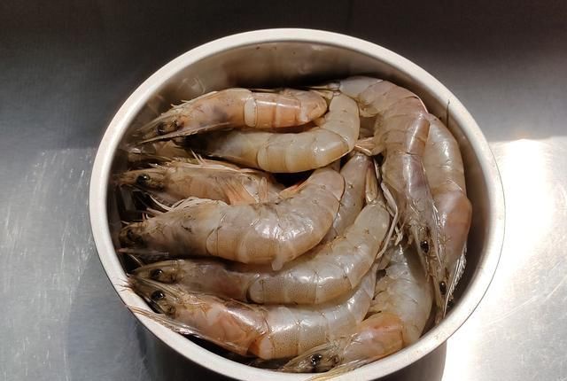 不腥|鲜嫩不腥的白灼虾,海边人都这样做,简单实用看一眼就会