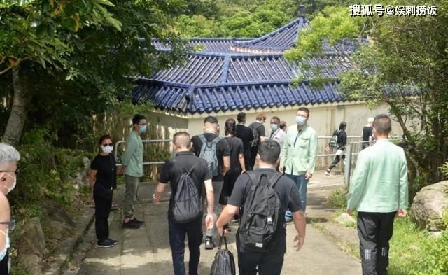  曾志伟|曾志伟大屿山送别亡妻，梅艳芳也曾在此地安息火化