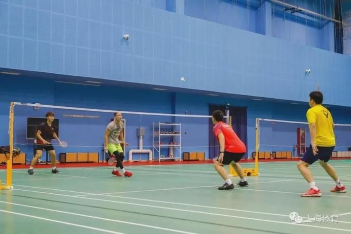 训练|在反复练习中磨练 乒羽健儿是这样经受“烤”验的