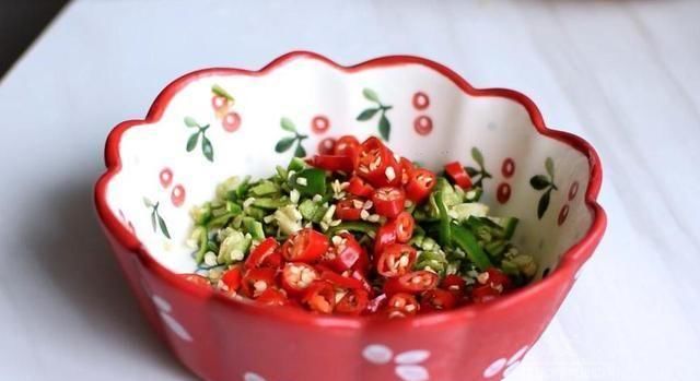 只敢|一周只敢吃一次的下饭菜,酸辣鲜爽,每次只烧一大碗,多了会吃撑