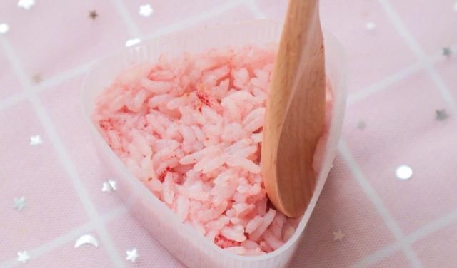  西瓜|这天真是太热啦，咬一口可可爱爱的西瓜饭团，消消暑吧