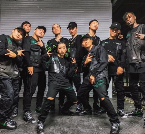  王一博|《街舞》又搞王一博，写错队员名字，多个选手亲自下场纠错太尴尬