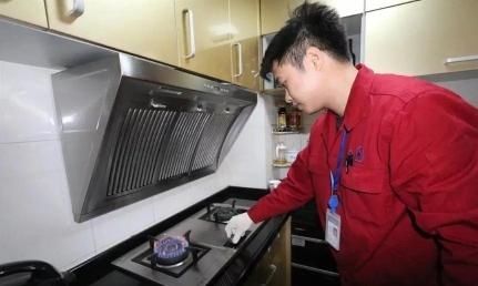  违建|在违建上无证经营“黑燃气”，查处！清拆