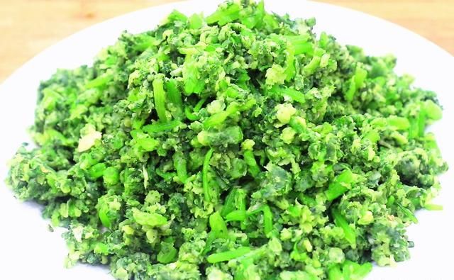  更容易蒸熟|进入三伏天，号称皇帝菜的茼蒿别错过！蒸一蒸清香脆嫩，常吃开胃