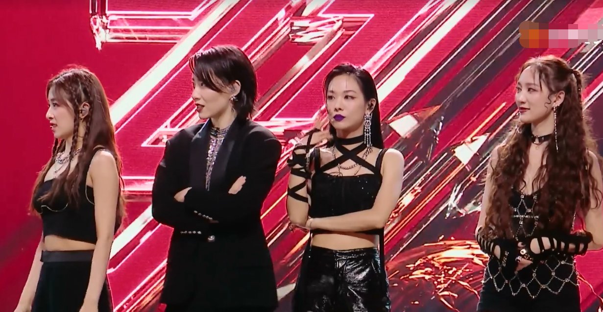  孟佳|都说吴昕废柴, 当孟佳垫底时, 她的反应暴露主持功力