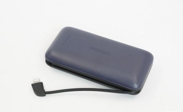 绿联|小巧mini,绿联10000mAh自带苹果MFi认证快充线充电宝评测