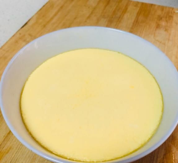  气孔|你蒸的鸡蛋羹不好看？别只会加水，偷偷加一点它，嫩滑无气孔