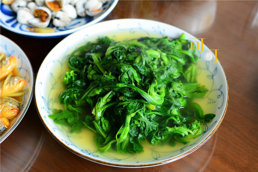 午餐|我家周末午餐,四个人六个菜,三个是海鲜,真是有口福