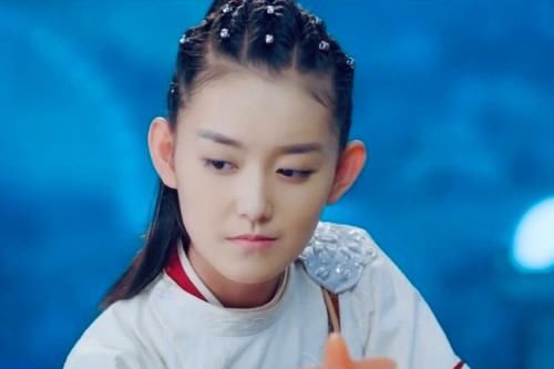  水上|蒋依依生理期坚持录跑男？遇水上游戏时，一旁郑恺的反应才是亮点