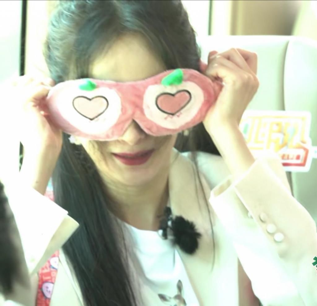  智商|杨幂戴眼罩姿势太独特，节目中的智商担当却将眼罩当发带戴