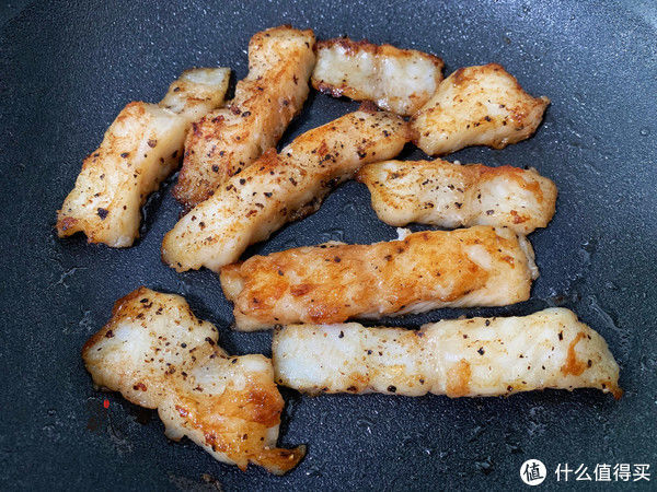  鱼肉|秋天，吃牛羊肉不如吃它，简单一煎，鲜嫩入味，好吃又营养