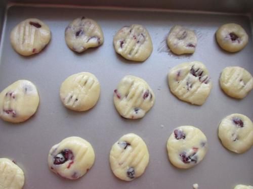  面粉|1个鸡蛋1碗面粉，简单3步就做出的小点心，酥的掉渣，1分钟学会